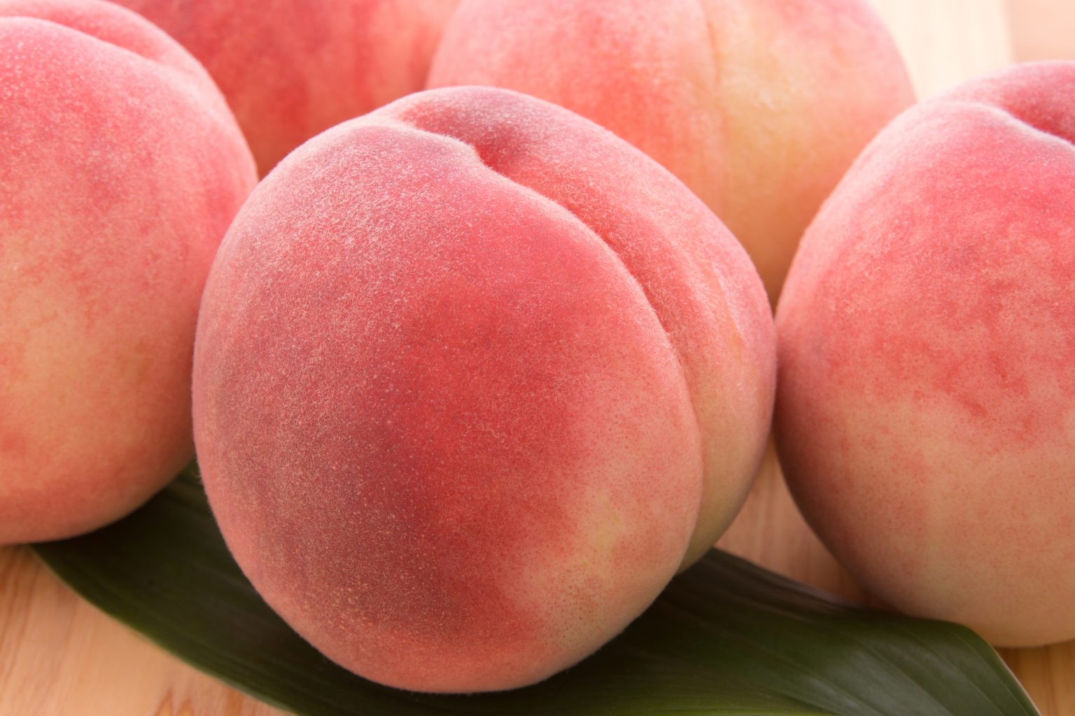 夏のむくみ対策には「もも」が !低カロリーで整腸作用も - TRIAL MAGAZINE (トライアルマガジン)