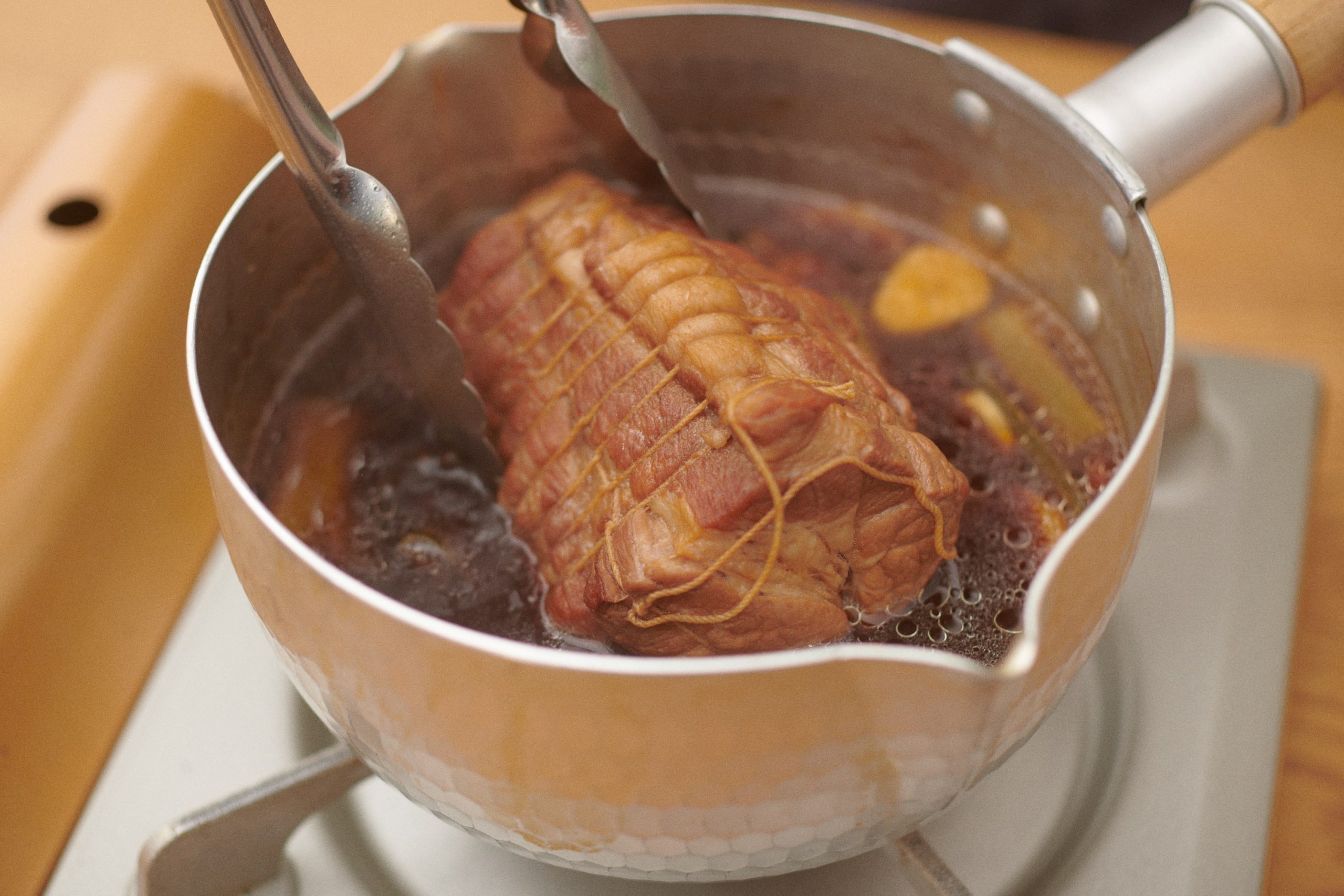 「煮豚」のレシピ完全版！豚肉の縛り方、煮るコツは？