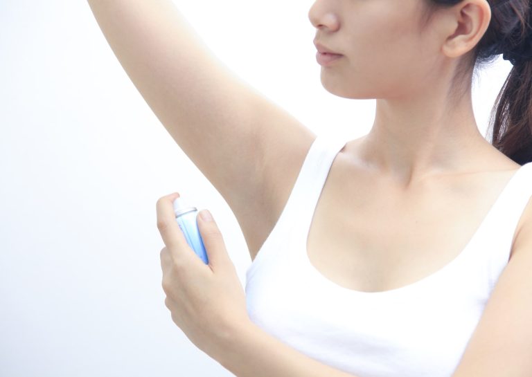 制汗剤はいつ使う？効果的な使い方&おすすめの商品6選 - くらしトライ