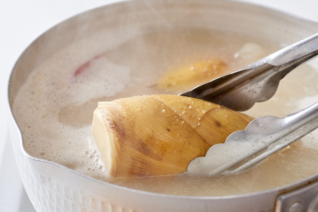 【プロ監修】たけのこのあく抜き・茹で方の基本　ぬかなしの方法も紹介