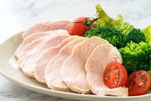 鶏胸肉のカロリーをチェック！ダイエットに最適な理由やレシピも紹介