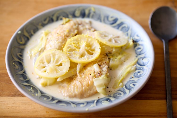 鶏手羽先とキャベツのレモンクリームシチュー