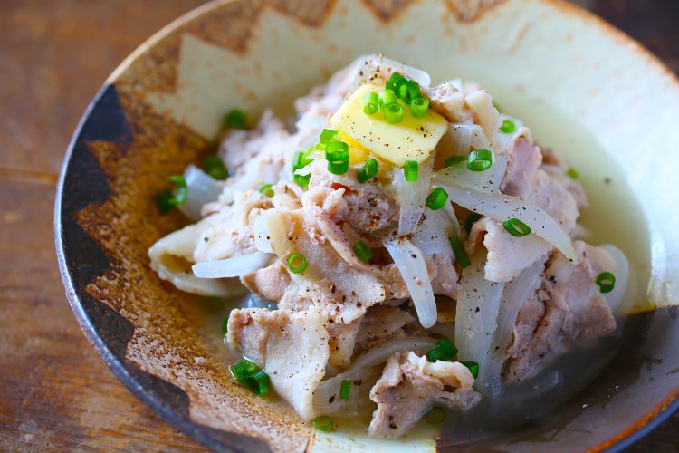 新玉ねぎと豚バラ肉の酒蒸し 新玉ねぎと豚バラ肉の酒蒸し