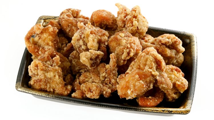 大人気の唐揚げが前作の旨みを維持しつつ風味を際立たせ、「4種の醤油と生姜香る唐揚げ」として4回目のリニューアルをいたしました。