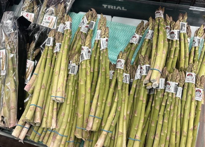 アスパラの店舗陳列