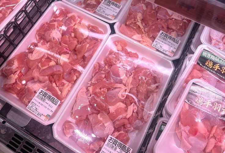 唐揚げ用鶏もも肉の店舗陳列
