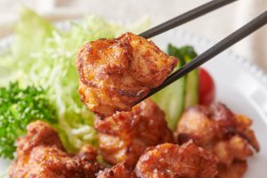 【唐揚げの作り方】揚げ時間の目安やカリッとやわらかくするコツ