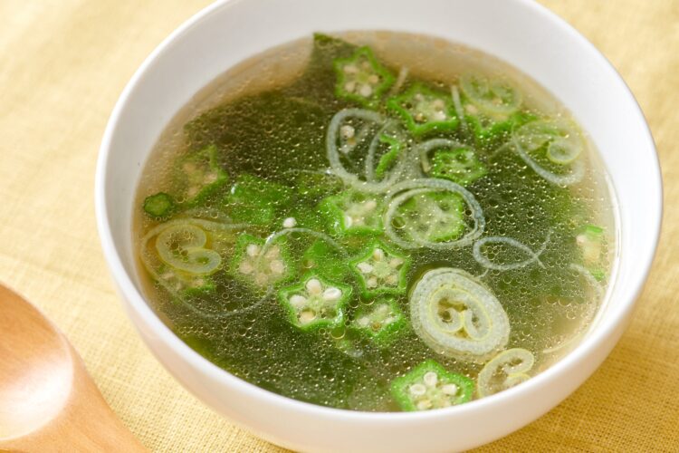 オクラとわかめの中華スープ