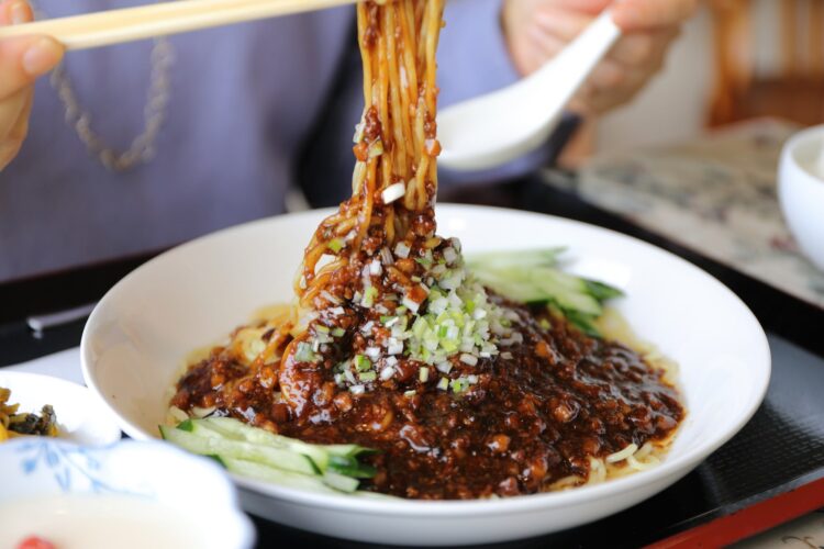 ジャージャー麺