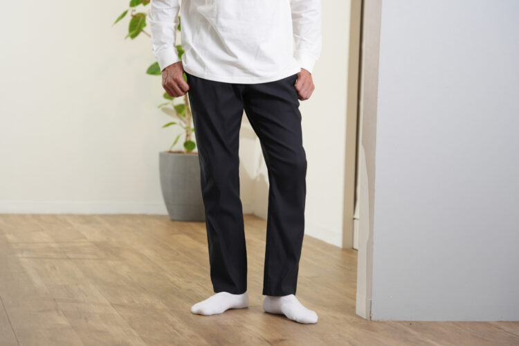 らくにのび～るストレッチパンツの着用画像