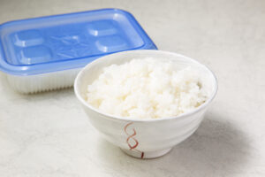 冷凍ごはんをおいしく食べるには？冷凍・解凍の方法を解説