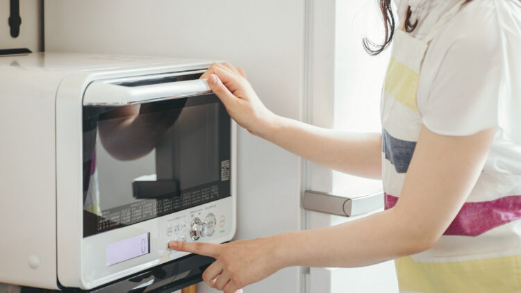 電子レンジで温めるだけで、おかずやおつまみ