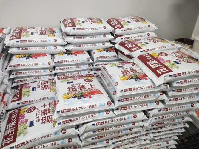 培養土のトライアルの売り場
