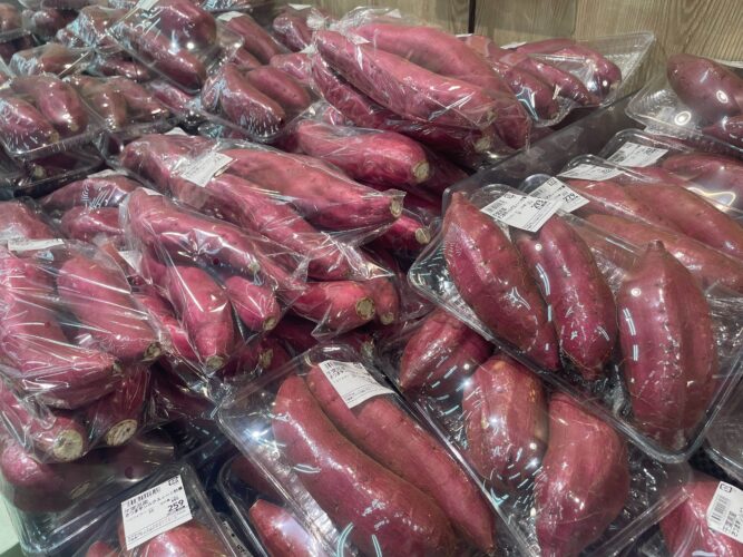 サツマイモ売り場