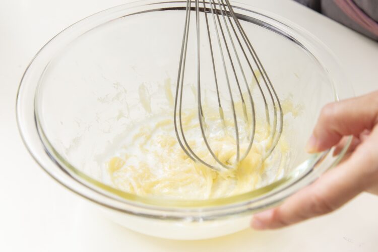 牛乳をなじませる