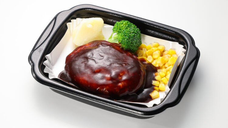 レンジで温めるだけ!シェフ監修のデミグラスソースで食べる本格ハンバーグ