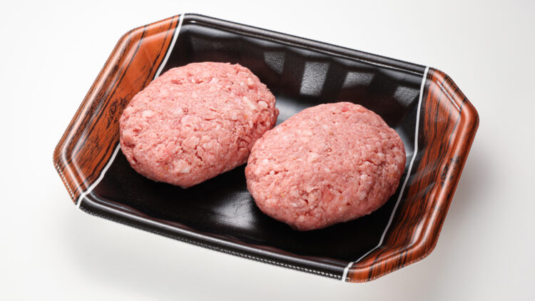 おうちで焼いて自分好みの味に仕上げられる成型ハンバーグ