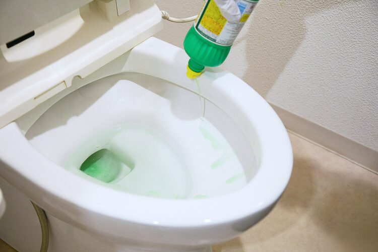 塩酸の含有率が約9％の酸性洗剤