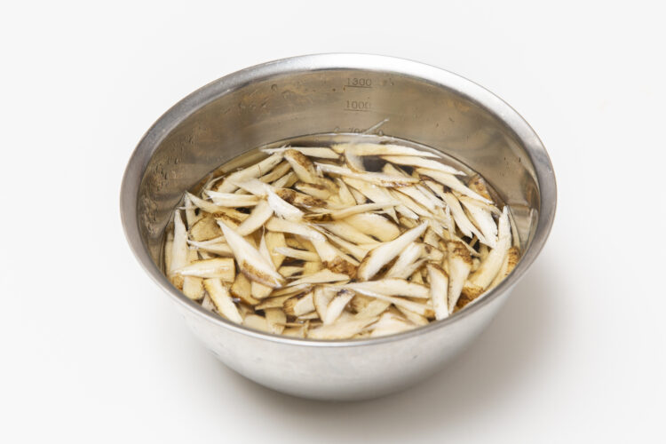 ゴボウのアク抜き