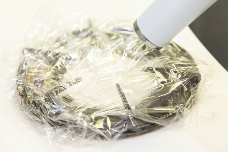 ドライヤーで温める