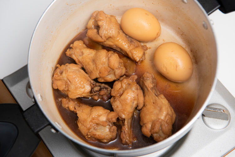 煮汁が少なくなるまで煮詰める