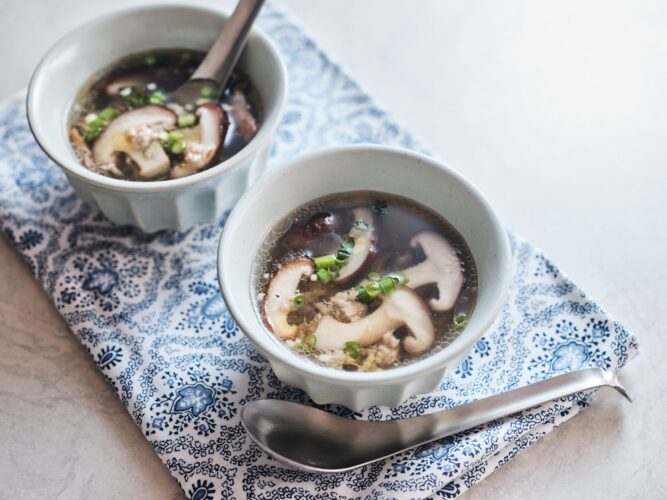 しいたけと豚ひき肉の中華スープ