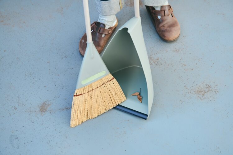 水を使わずにベランダを掃除する方法