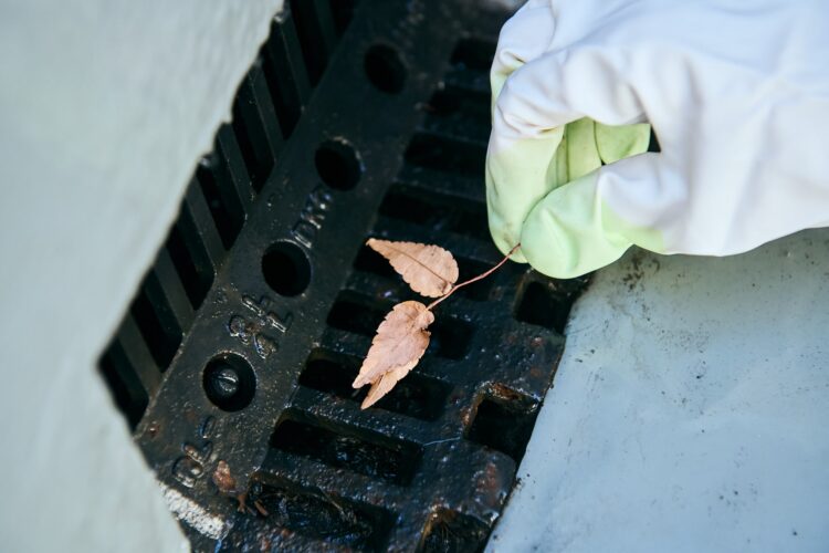 ベランダの排水溝の掃除