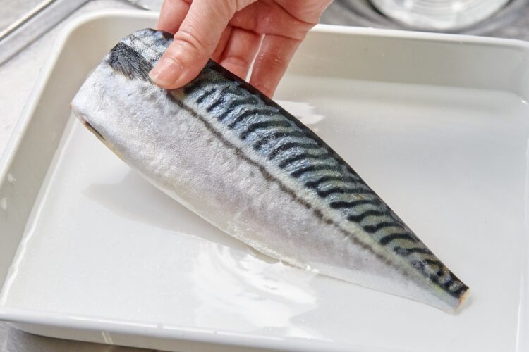 冷凍サバを魚焼きグリルで焼く方法