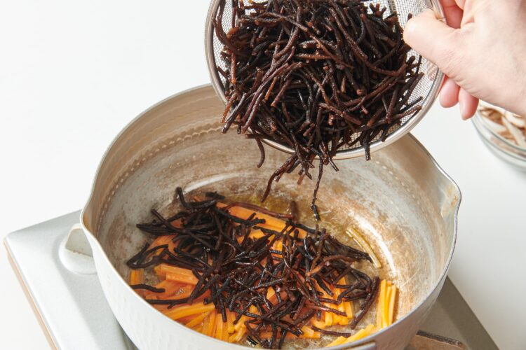 基本のひじき煮のレシピ