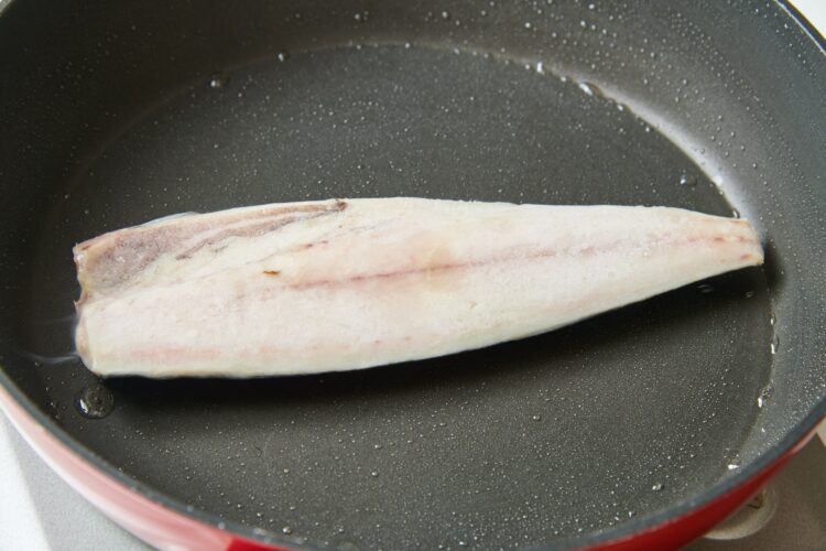 冷凍サバをフライパンで焼く方法