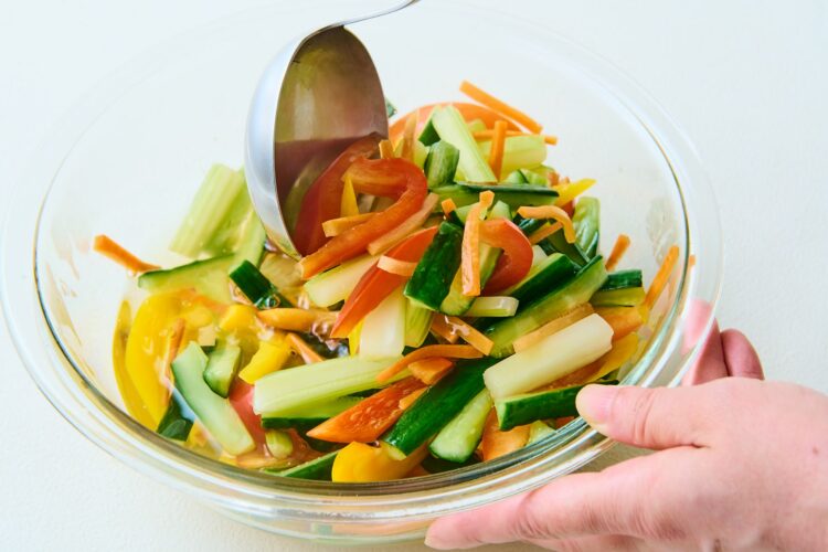 ピクルス液を混ぜる