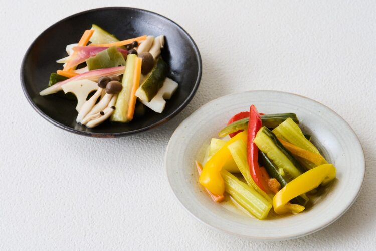 和風のピクルスとカレー味のピクルス