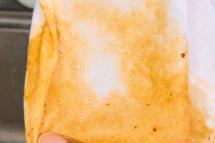 油汚れが落ち、白くなった