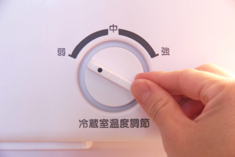 冷蔵庫の温度調整の方法