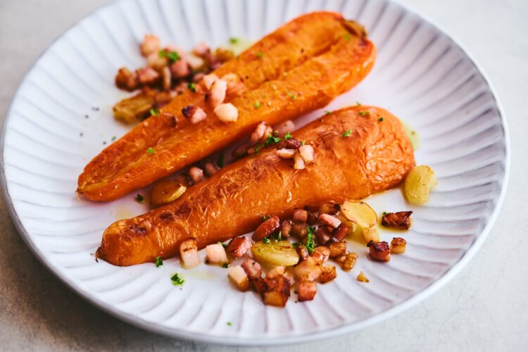 丸ごと皮つきで食べる：皮ごとニンジンソテー