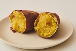 焼き芋をレンジでおいしく作ろう！サツマイモの選び方や失敗しないコツ