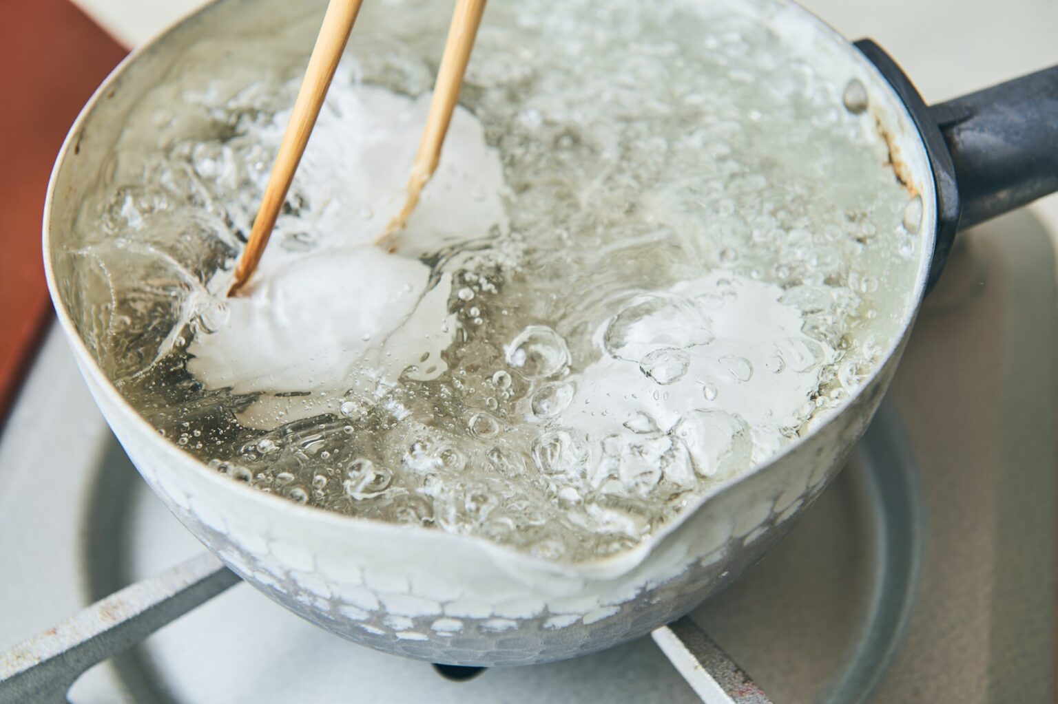 【卵を茹でる時間別】茹で卵の仕上がりの目安と基本の作り方 - くらしトライ