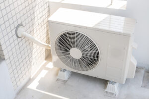 室外機は自分で掃除できる!手順と注意点を紹介