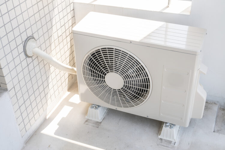 室外機は自分で掃除できる!手順と注意点を紹介