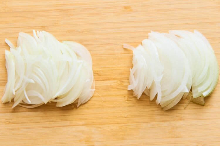 玉ねぎの薄切り