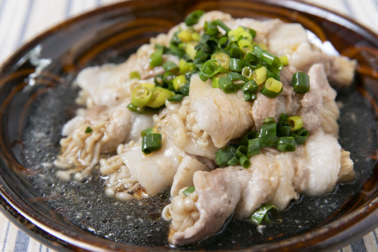 えのきの豚バラ巻きレンジ蒸しネギだれかけ