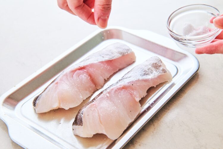 塩小さじ3分の1をふる