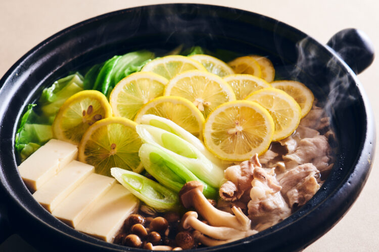 豚バラ肉とキャベツのレモン鍋