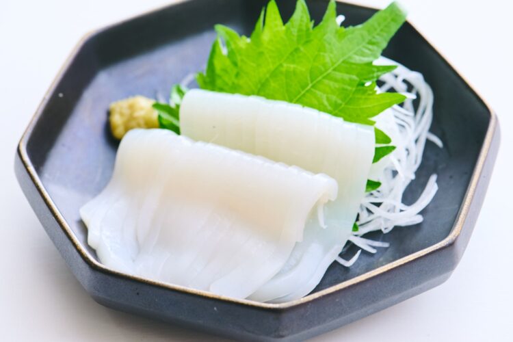 イカの刺身の盛り付け