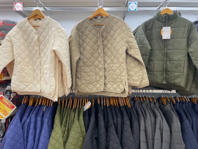 中綿ジャケット_売場