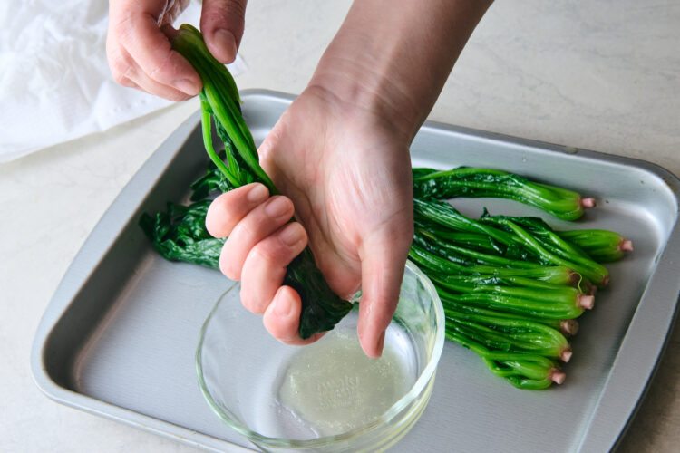 【基本】ほうれん草をゆでてから冷凍保存する方法