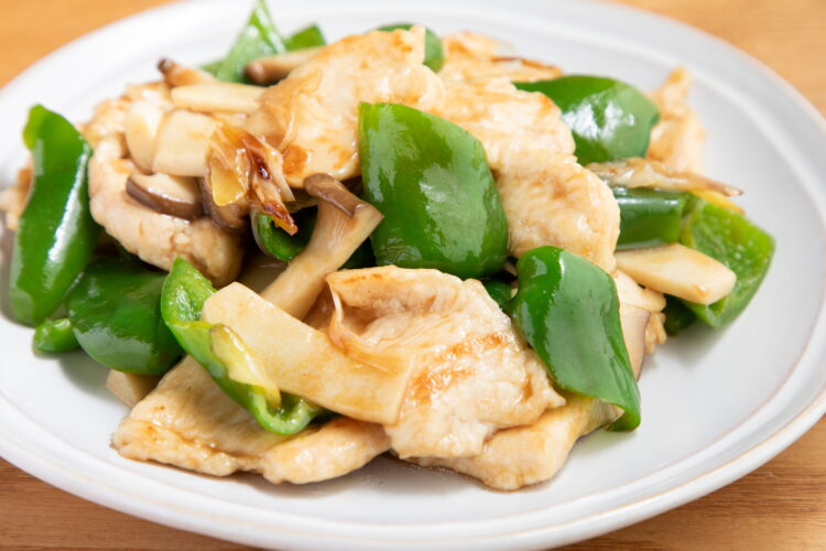 鶏むね肉とピーマンのオイスターソース炒め