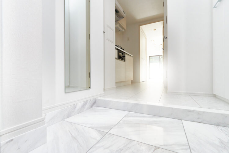 天然石大理石の玄関タイル