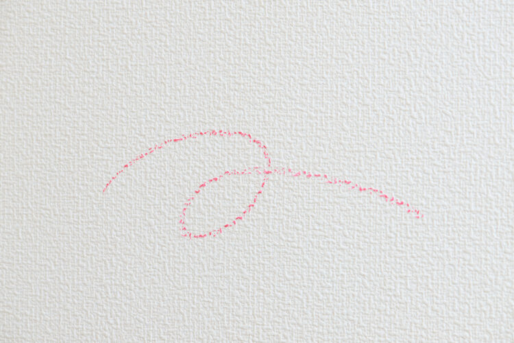 壁紙の落書きを落とす方法
